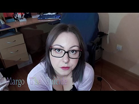 ❤️ Fata sexy cu ochelari suge adânc Dildo în fața camerei de filmat ❤❌  at us ❌